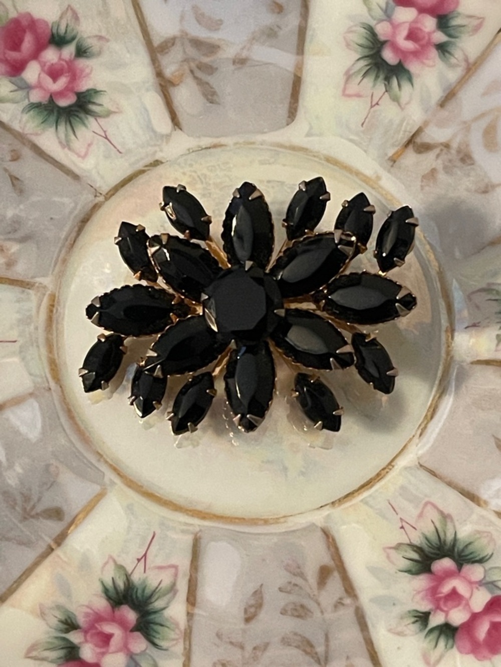 Vintage Layered Prong Set Black Rhinestone Starburst Flower Cluster Brooch
